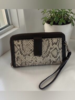 Rachel Roy Snake Print Zip Around Wristlet Wallet Black Faux Leather